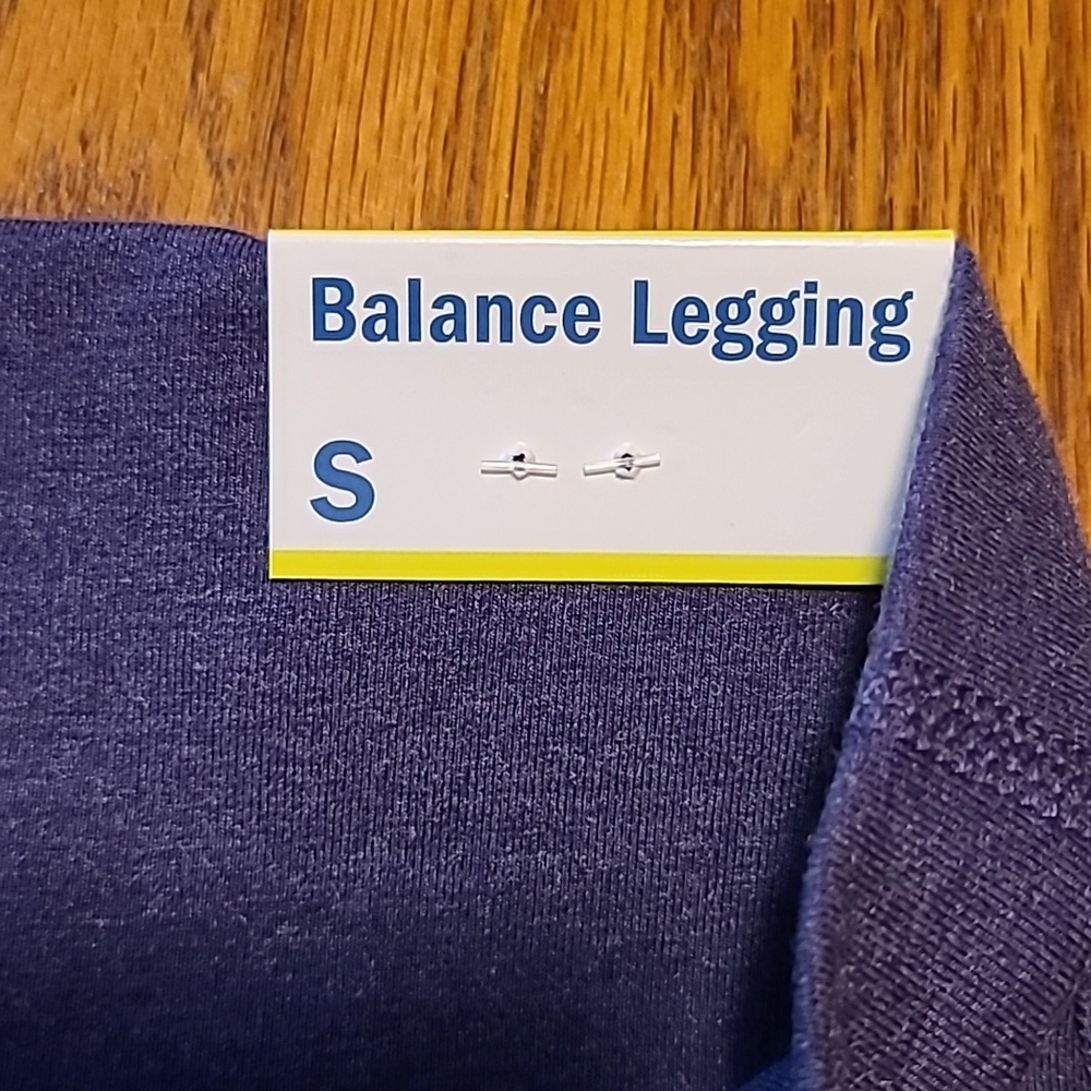 NWT Old Navy Balance Leggings - Ladies Small - Picture 4 of 9